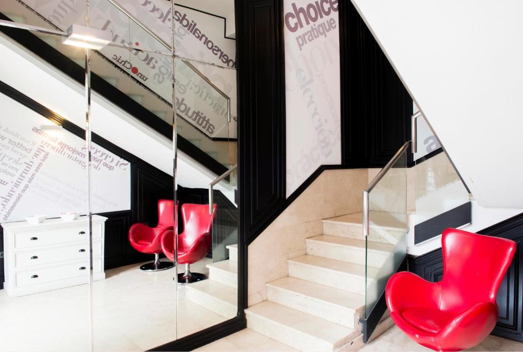 Hospedium Hostal Un Punto Chic Уэска Экстерьер фото