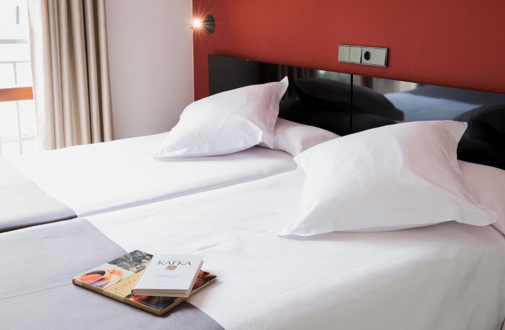 Hospedium Hostal Un Punto Chic Уэска Номер фото
