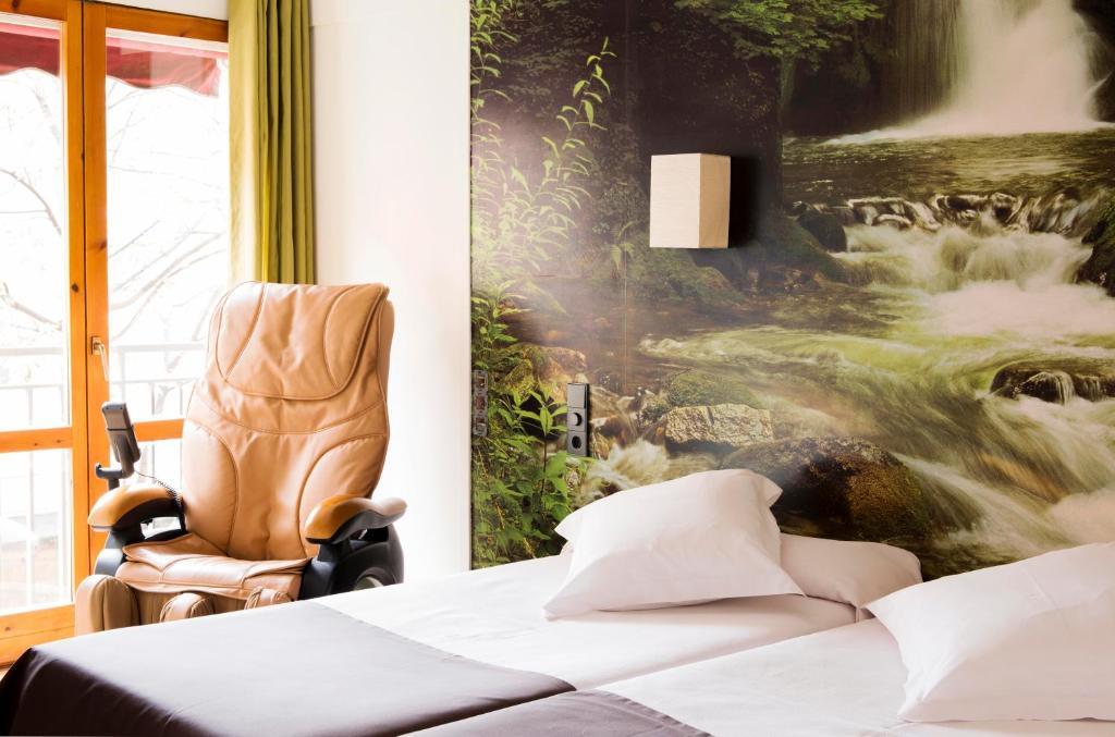 Hospedium Hostal Un Punto Chic Уэска Экстерьер фото