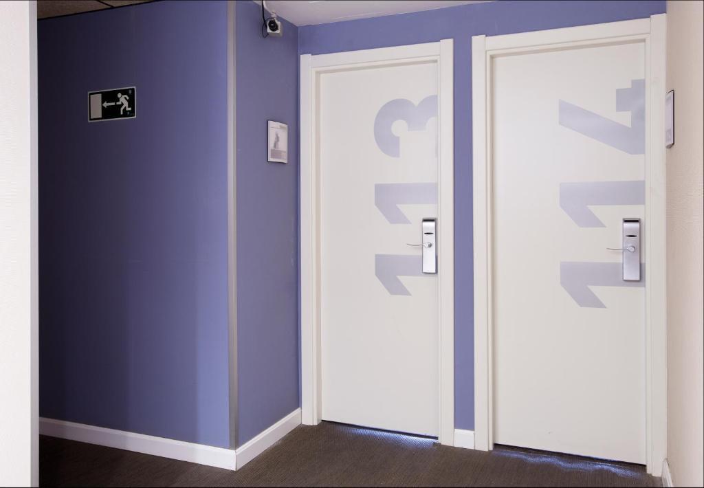 Hospedium Hostal Un Punto Chic Уэска Экстерьер фото