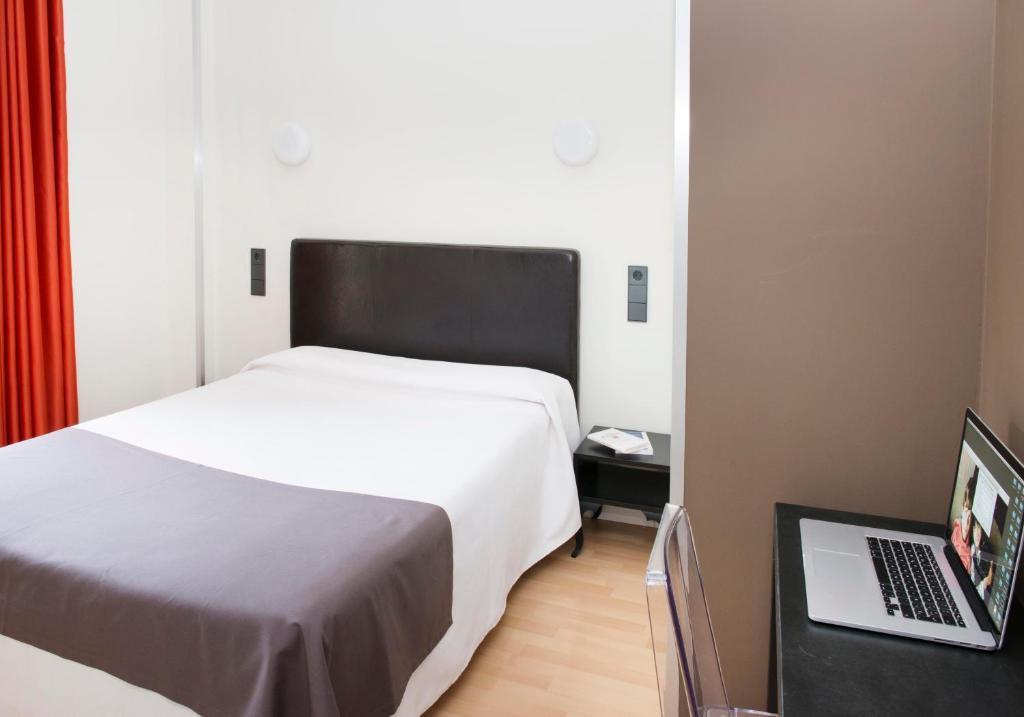 Hospedium Hostal Un Punto Chic Уэска Номер фото